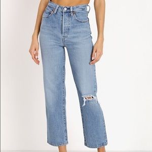 Levi’s Ribcage Straight Jeans
